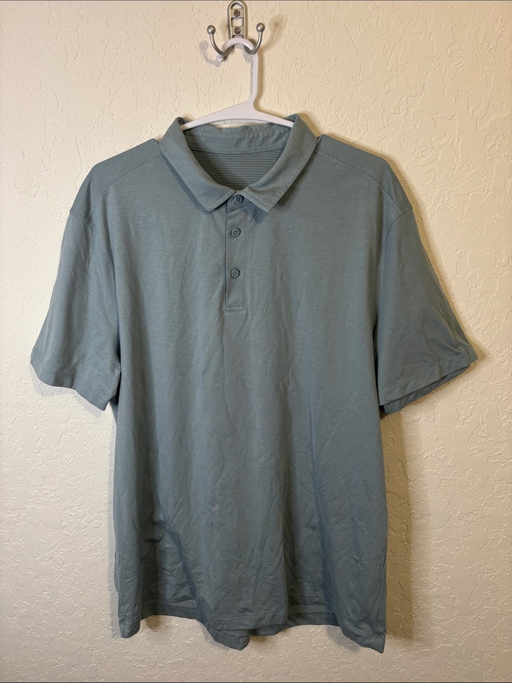 Lululemon Evolution short sleeve polo
